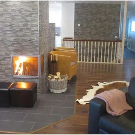 Vila Kupsala , Laatulomat