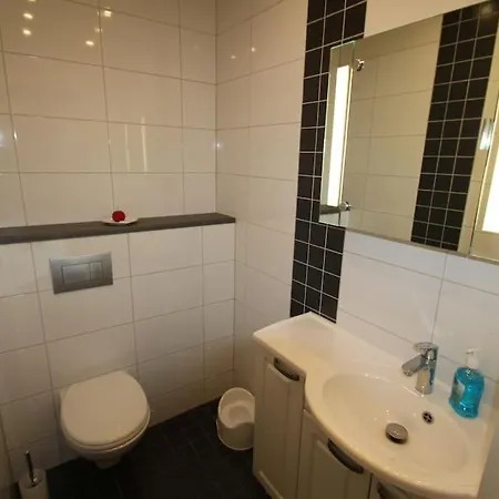 Vila Kupsala , Laatulomat Juva