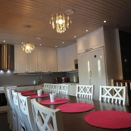 Villa Kupsala , Laatulomat Juva