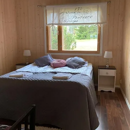 Kupsala , Laatulomat Vila *