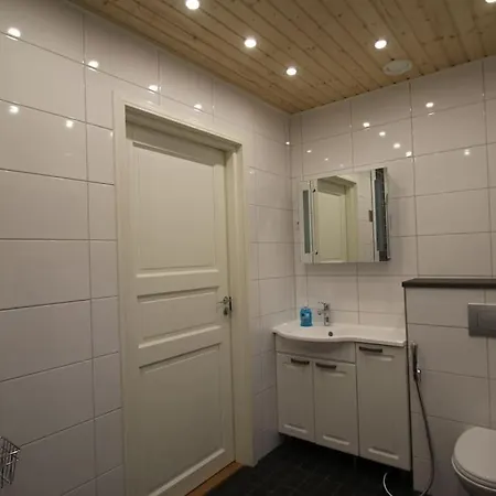 Kupsala , Laatulomat Vila