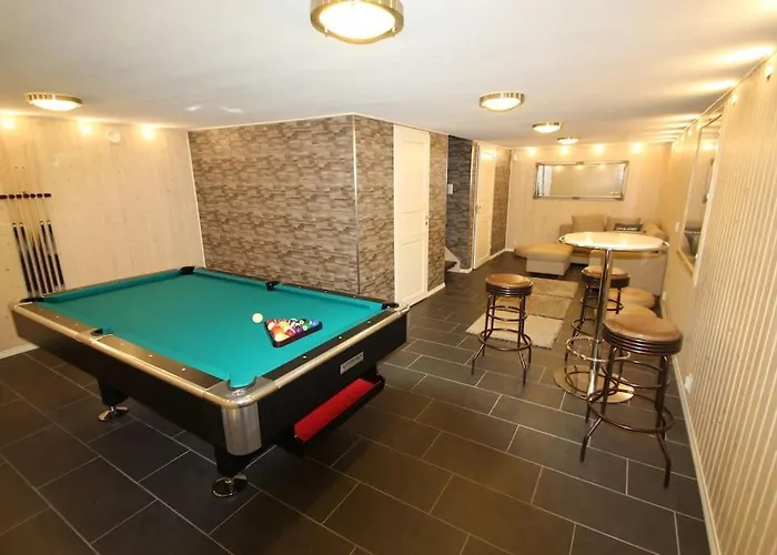 Kupsala , Laatulomat 빌라